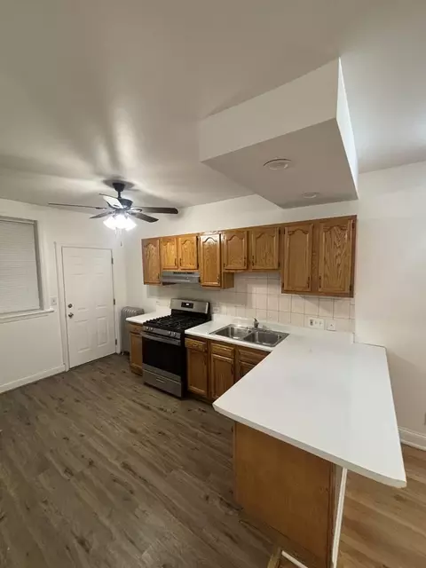 7635 S Yates Blvd #2N, Chicago, IL 60649