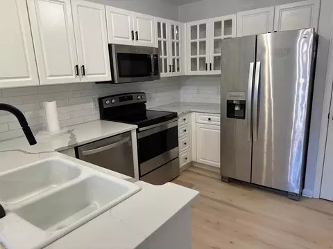 4128 Breezewood Dr #201, Wilmington, NC 28412
