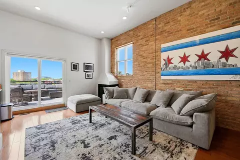 1541 N Milwaukee Ave #1354356P, Chicago, IL 60622