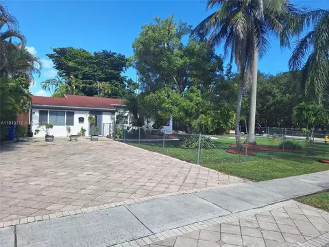 2199 NE 182nd St #2, North Miami Beach, FL 33162