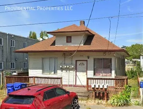 2468 S College St #D, Seattle, WA 98144
