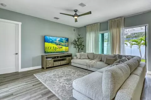 1669 Colleen St #1346496P, Sarasota, FL 34231