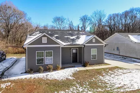 1020 N Oakwood St, Gastonia, NC 28052