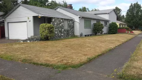1905 SE 89th Ave #B, Portland, OR 97216