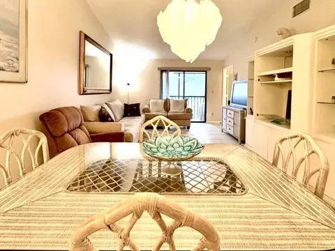 9485 Boca Cove Cir, Boca Raton, FL 33428