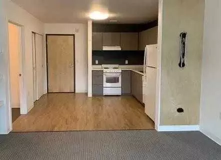 1177 SE Stark St, Portland, OR 97214