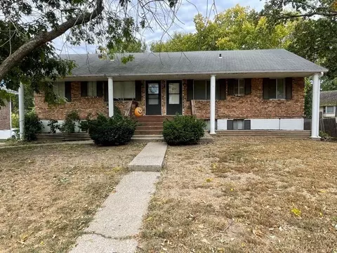2214 NE 77th St, Kansas City, MO 64118
