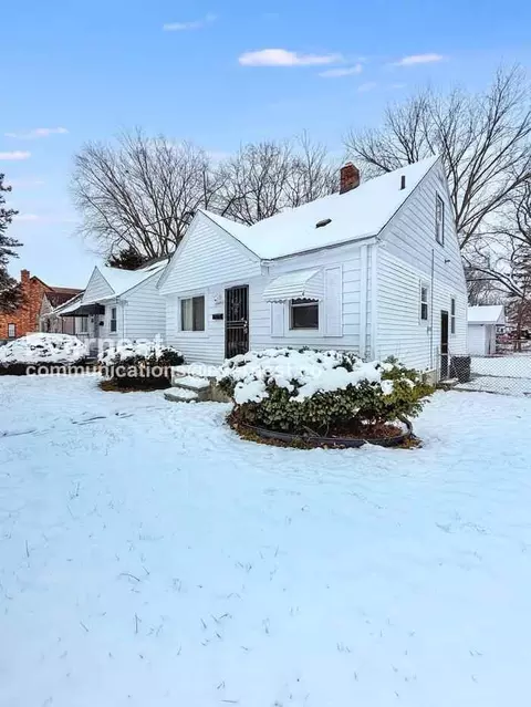 19449 W Chicago St, Detroit, MI 48228