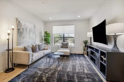 2137 Pelham Dr #1028902P, Houston, TX 77019