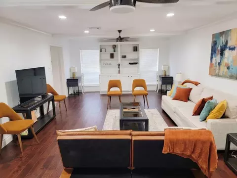 1423 Sweet Grass Trl #1355774P, Houston, TX 77090