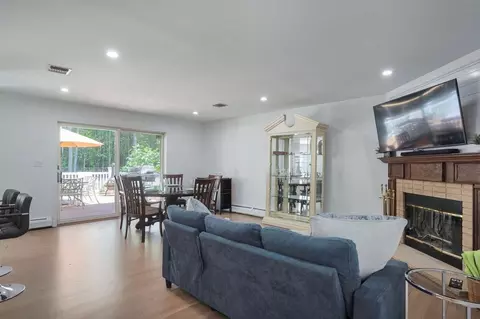 1 Ginny Ct #1262273P, Manorville, NY 11949