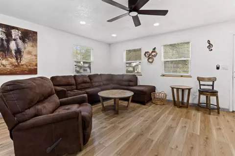 2725 NW 44th Pl #1359125P, Gainesville, FL 32605