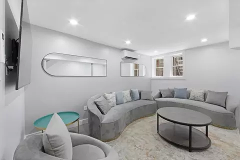 564 W 182nd St #1302125P, New York, NY 10033