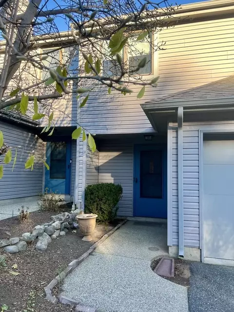 140 Dickinson Ln #B, Mahwah, NJ 07430