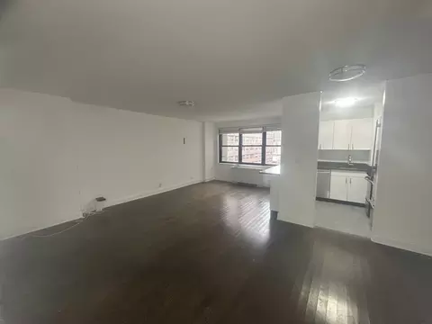 96 5th Ave #4F, New York, NY 10011