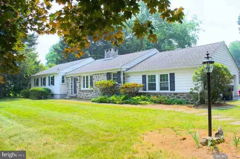 414 Warren Rd, Wayne, PA 19087