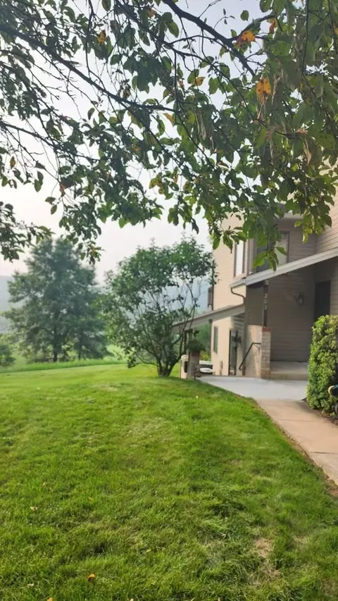 184 Ridgeview St #203, Danville, PA 17821