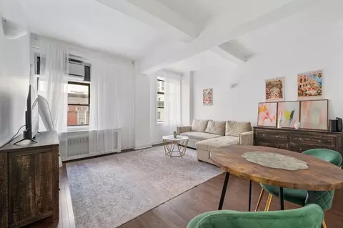 132 E 45th St #1323890P, New York, NY 10017