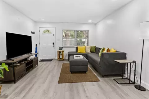 3204 NW 10th St #1359128P, Gainesville, FL 32609