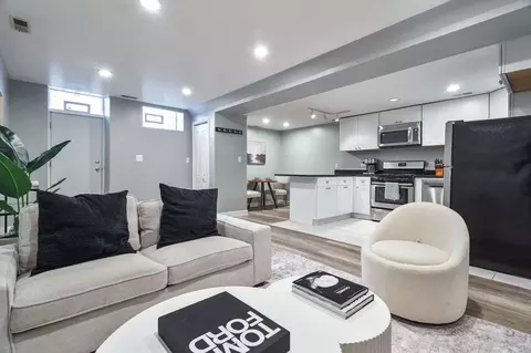 3029 N Oakley Ave #1359759P, Chicago, IL 60618