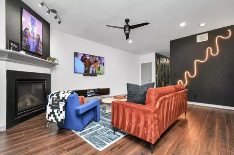 2905 Baer St #1047953P, Houston, TX 77020