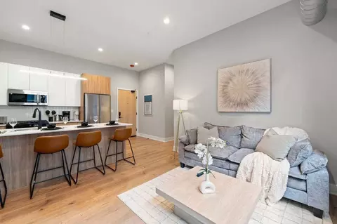 6044 N Winthrop Ave #1363914P, Chicago, IL 60660
