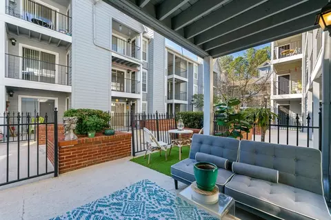 214 Granville Ct, Sandy Springs, GA 30328