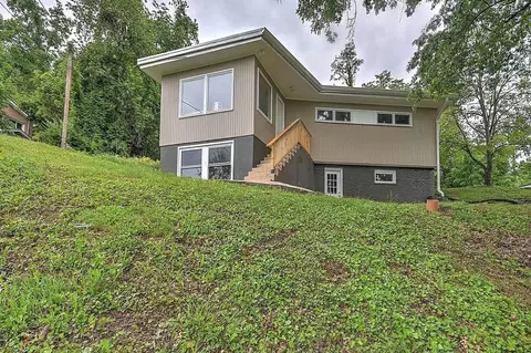 310 Knob Hill Dr, Bristol, TN 37620