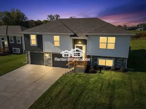 707 Wood Sage Ct, Raymore, MO 64083