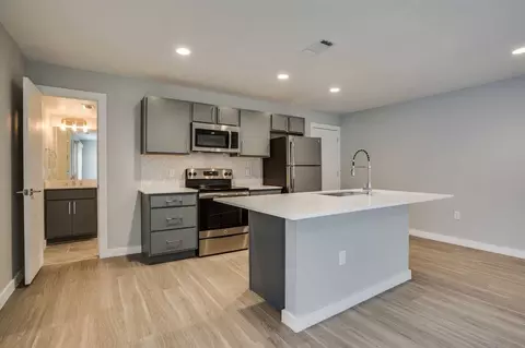 3328 Cedarplaza Ln, Dallas, TX 75235