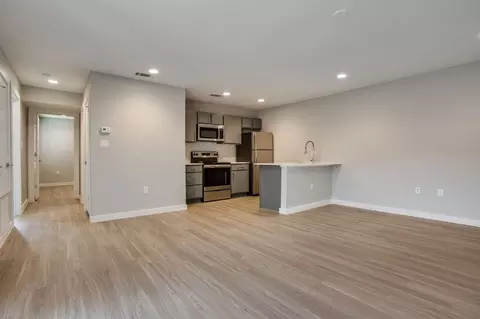 3328 Cedarplaza Ln, Dallas, TX 75235