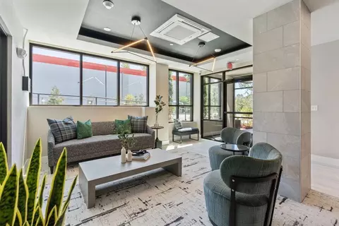991 118th Ave SE, Bellevue, WA 98005