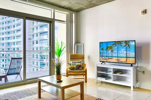 3250 NE 1st Ave #1022239P, Miami, FL 33137