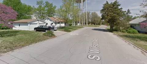 901 W 7th St, Chanute, KS 66720