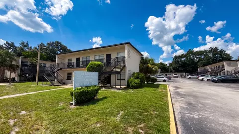 5261 Alhambra Dr #36, Orlando, FL 32808