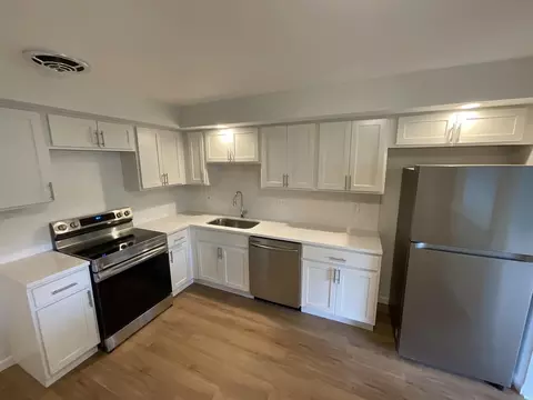 2455 Lee Blvd #102, Cleveland Heights, OH 44118