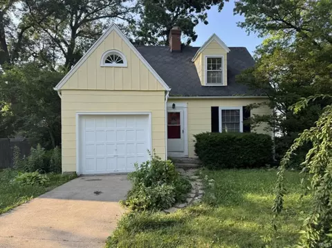 212 W Roosevelt St, Muncie, IN 47303
