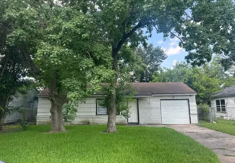 10510 Cathedral Dr #1, Houston, TX 77051