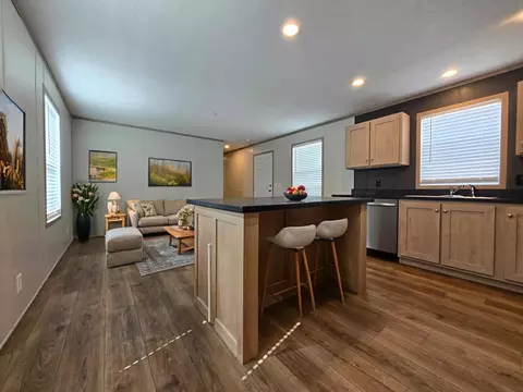 52436 Winston Ct #209, Chesterfield, MI 48051