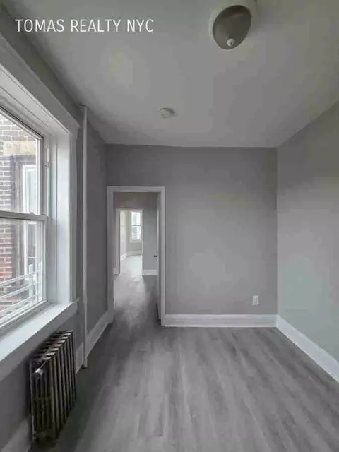 41 Linden St #4N, Yonkers, NY 10701
