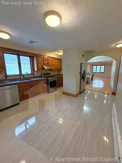 33 Lafayette St #2, Arlington, MA 02474