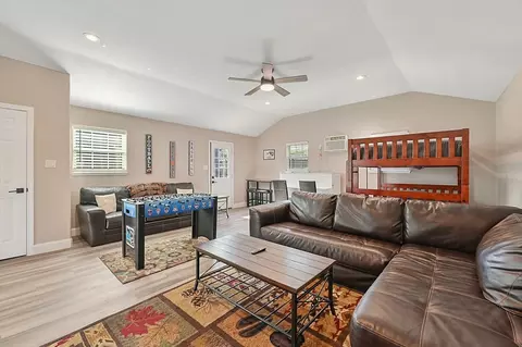 1409 Clement Ct #1328074P, College Station, TX 77840