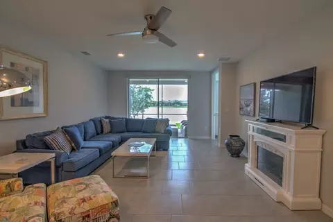 14632 Edgewater Cir #1049696P, Naples, FL 34114
