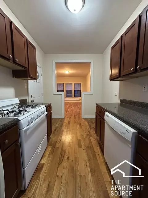 1319 Oak Ave #C2, Evanston, IL 60201
