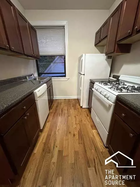 1319 Oak Ave #C2, Evanston, IL 60201
