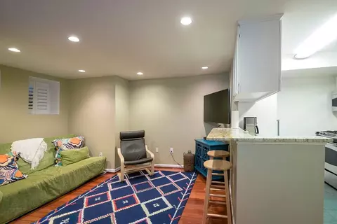 1001 New Hampshire Ave NW #427P, Washington, DC 20037