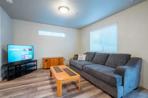 5 S Kellogg St #1324037P, Kennewick, WA 99336