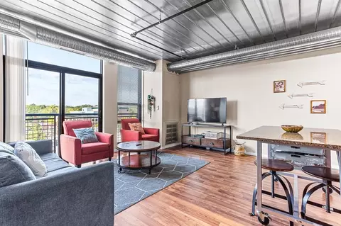 201 S 1st St #1364138P, Ann Arbor, MI 48104