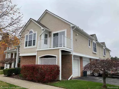 56626 Chesapeake Trl, Utica, MI 48316