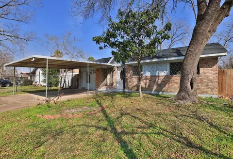 9834 Denning Dr, Houston, TX 77078